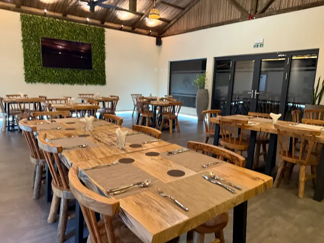 Ravinal 7 Cascades Restaurant