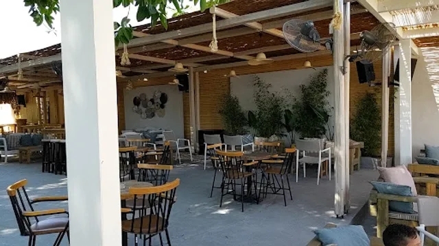 Acqua Cafe Beach Bar