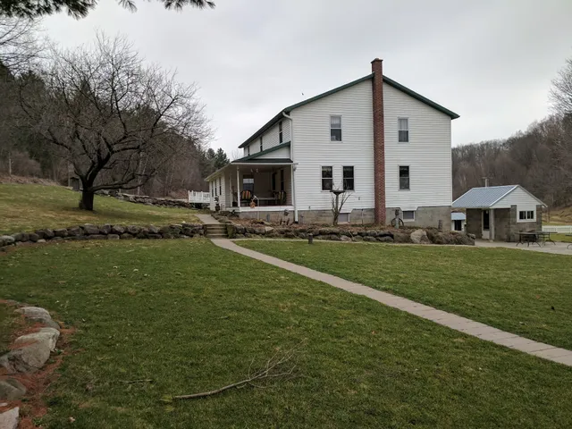 Country Pleasures Bed and Breakfast