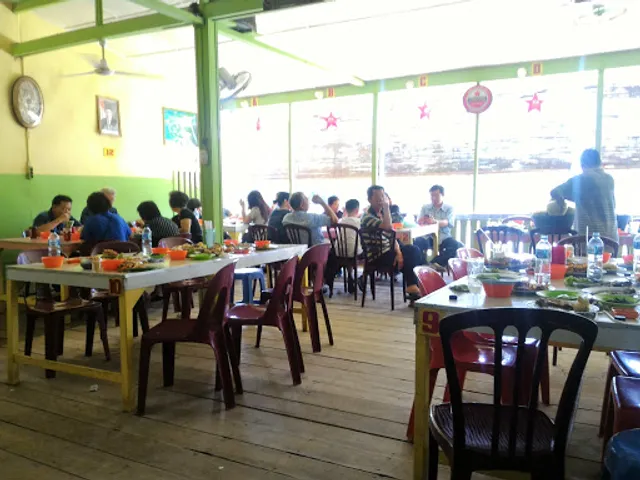 Rilex Seafood Tanjung Pura