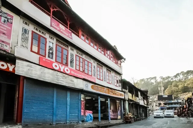 OYO 13486 Bhavya Heritage Inn