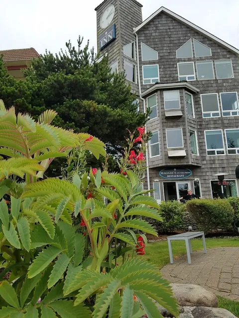 The Seaside Oceanfront Inn
