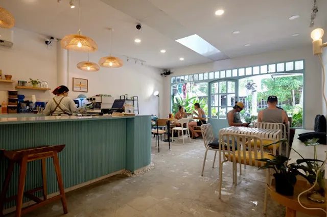 Blue Shark Brunch, Koh Tao