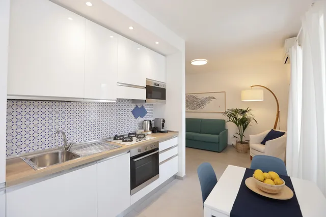 Adamaina - Sea view apartment with private garage