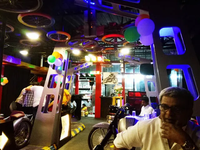 LALAJI'S FAMILY RESTO & LODGING