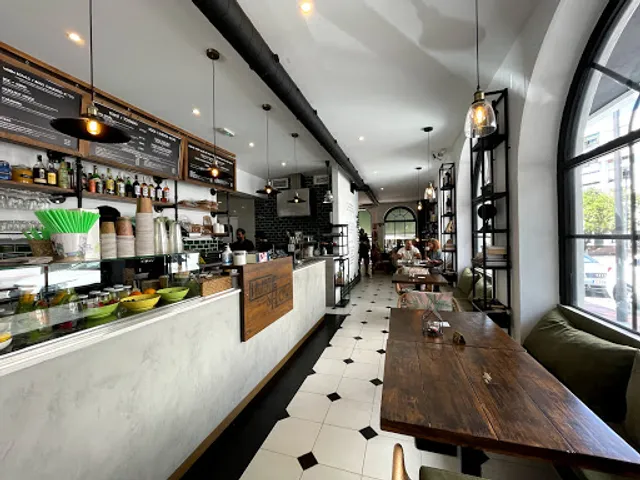 Hustle n' Flow Eatery · San Pedro