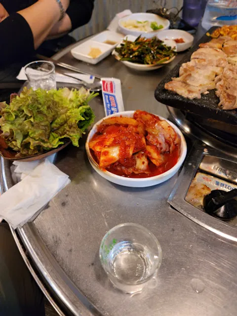 퇘랑숯돌생고기전문점