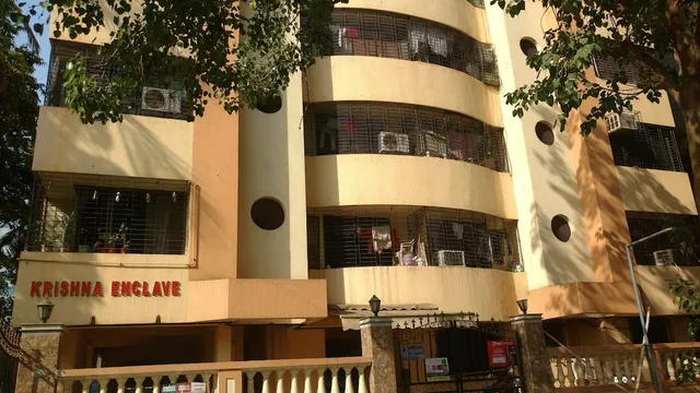 Dragonfly Apartment Emerald