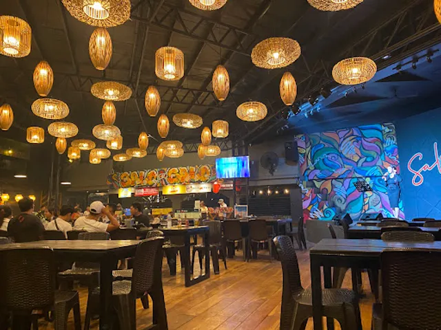 Salo-Salo Foodpark Bar & Resto
