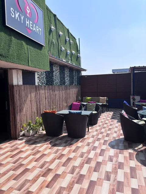 Skyheart lounge and bar delhi