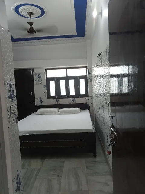 SPOT ON 45494 Hotel Gauri Shankar