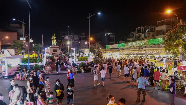 Quang Trung Night Market
