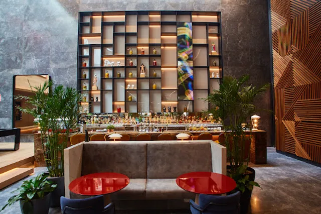 PLURAL RESTAURANTE BAR & LOUNGE