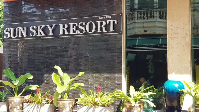 Sun Sky Resort Near Beach