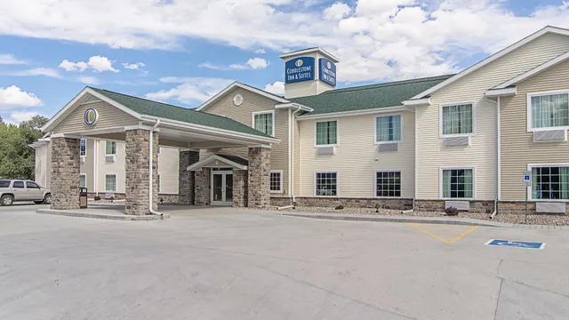 Cobblestone Inn & Suites - Guernsey