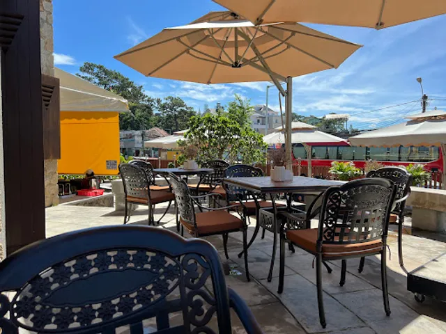 Nhà Hàng Phù Đổng Đà Lạt