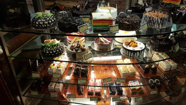 Hangout Cakes & Gourmet Foods