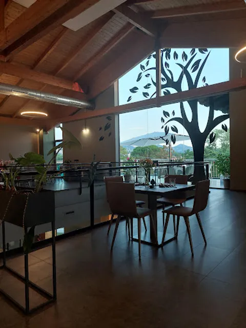 Hugo Cafè & Restaurant