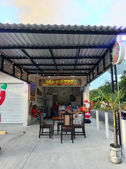 Aldeanos Pizza (Tulum)