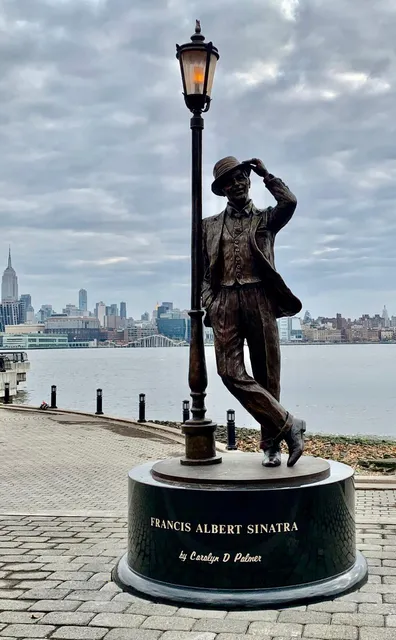Frank Sinatra Statue
