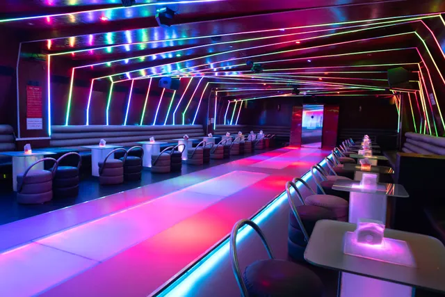 Lover's Night ( Dasi ) Pub Bar & Restaurant