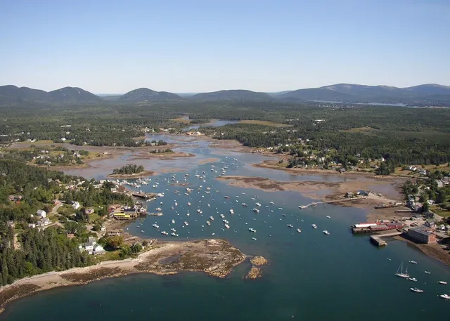 Bass Harbor Cottages