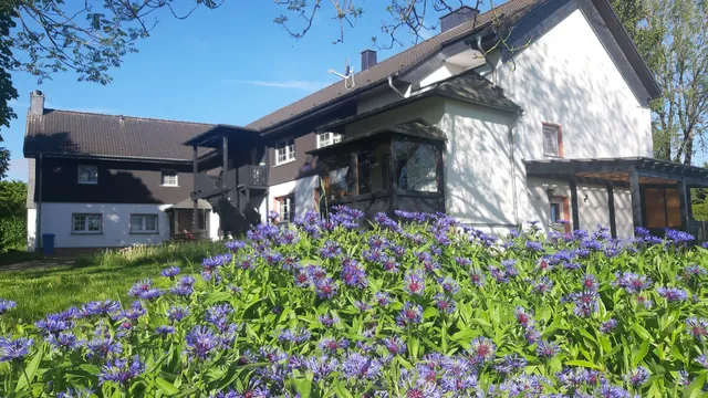 Landhaus Schnorrenberg - Ferienwohnungen & Wellness in der Eifel