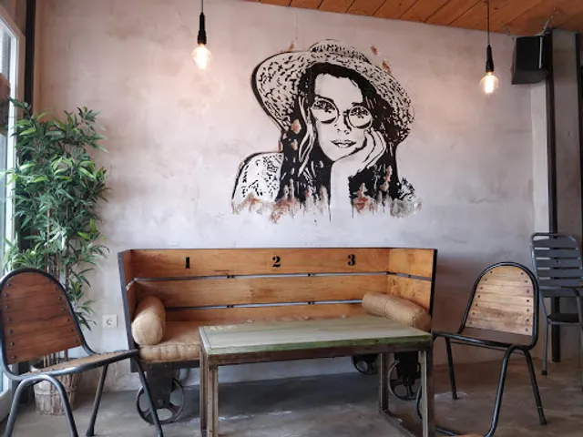 Can Carol Sandwich & Bar