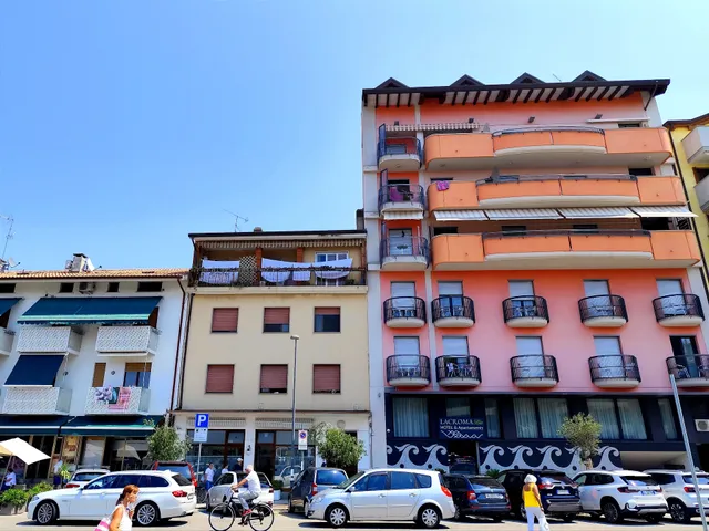Lacroma Bio Hotel & Apartments