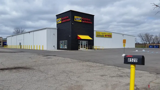 National Unclaimed Freight Furniture Mattress Outlet