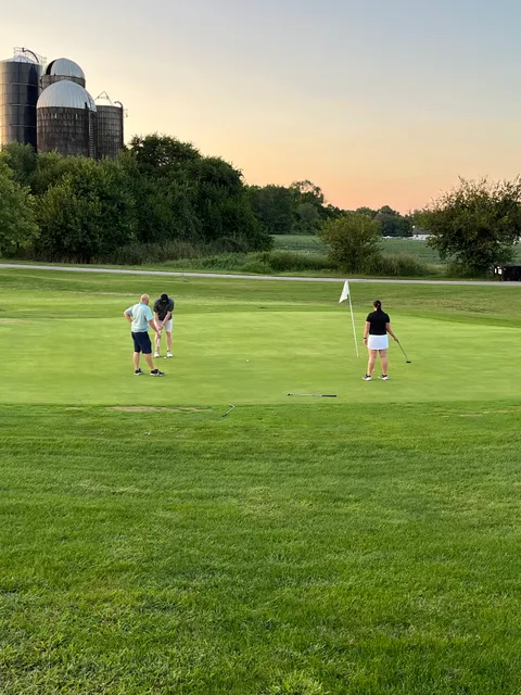 Robins Nest Par 3 & Driving Range