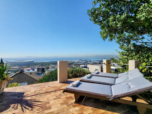 Bluegum Hill Guest House & Apartments