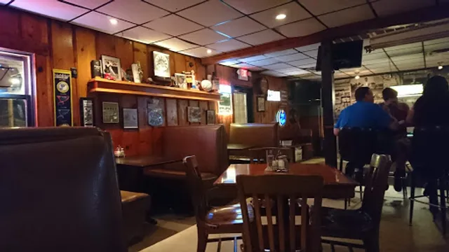 DUGOUT Bar & Grill & Sports & Music