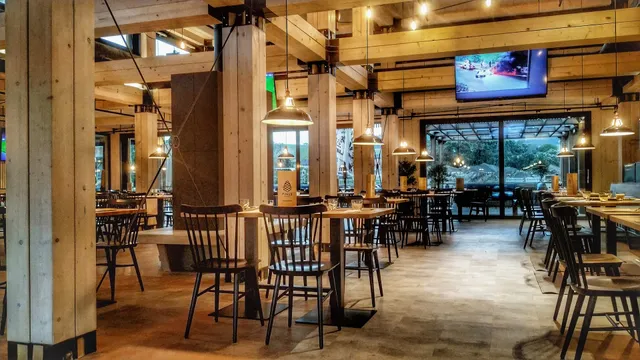 PINUS restaurant