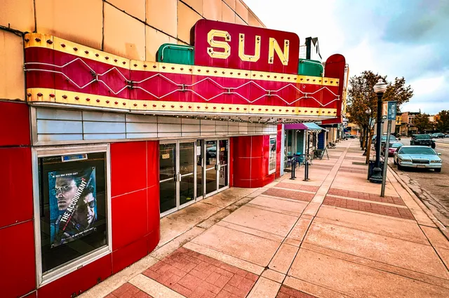 Sun Theatre