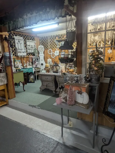 The Market Barn & MB Deli