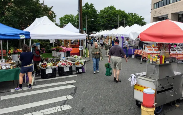 Edmonds Summer Market