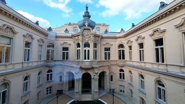 Károlyi-Csekonics Palace