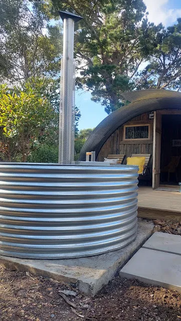 11 Mountain Stream Hot Tub Accommodation