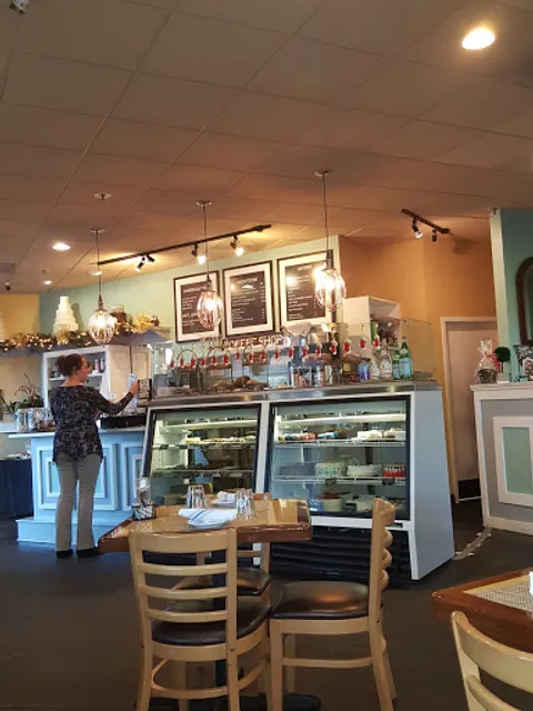 Croissants Bistro & Bakery