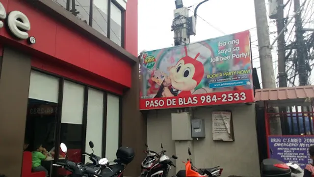 Jollibee - Paso de Blas