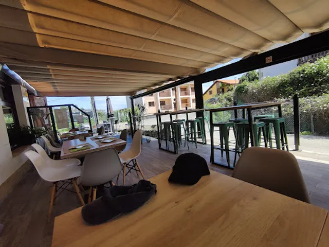 CAFÉ-BAR La Cambera.