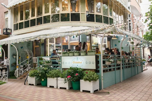 Restoran Semeynykh Retseptov "Oliv'ye"