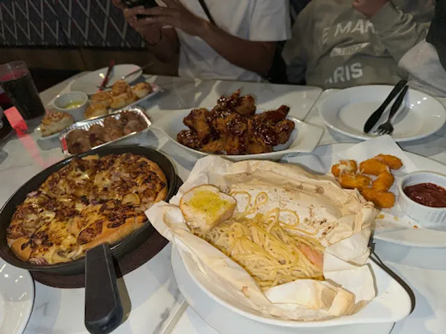 Pizza Hut Plaza Divisoria