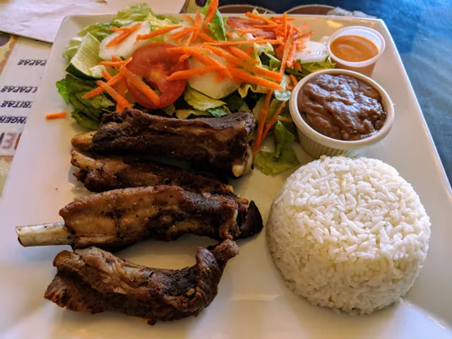 Salvadoreño Restaurante EL CHELE