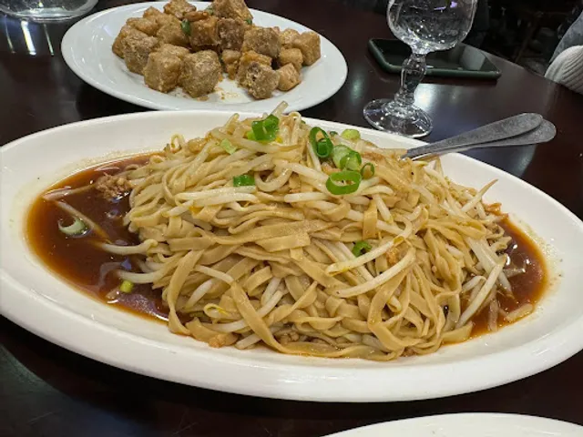 Restaurant LaoBaiWei 老百味餐馆