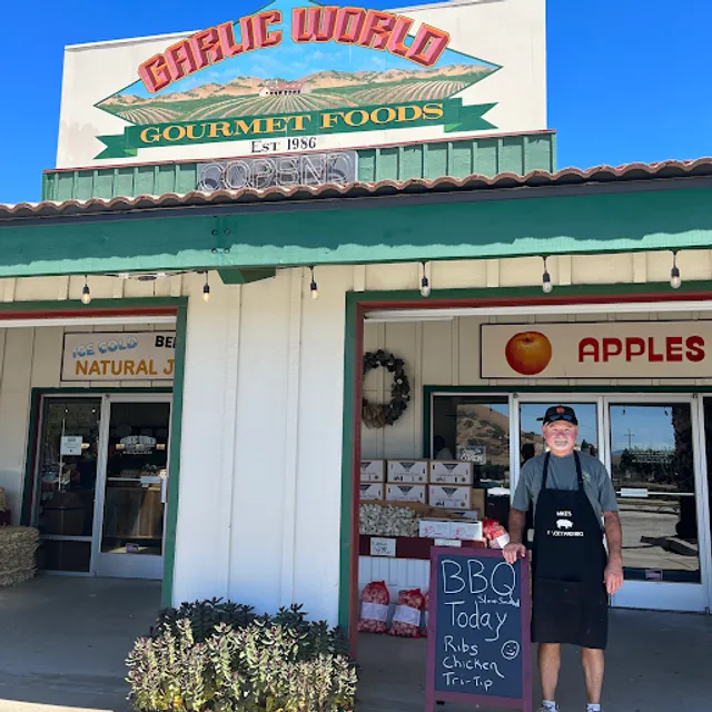 Mike's Backyard BBQ @ Garlic World