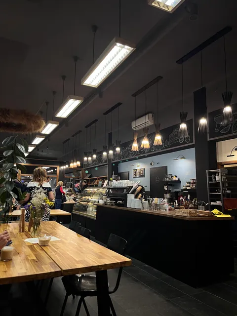 EMMAROZS kézműves kovászos pékség, kávézó és bisztró