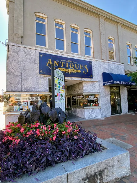 Antiques on the Square - Antiques and Early Collectables