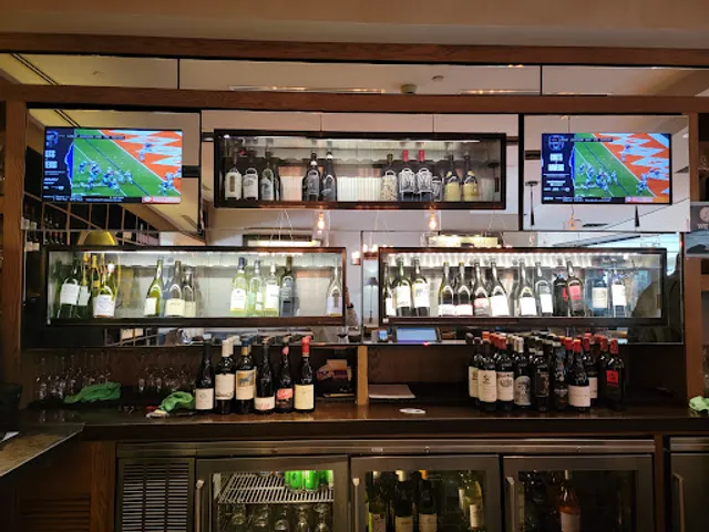 Crú Food and Wine Bar